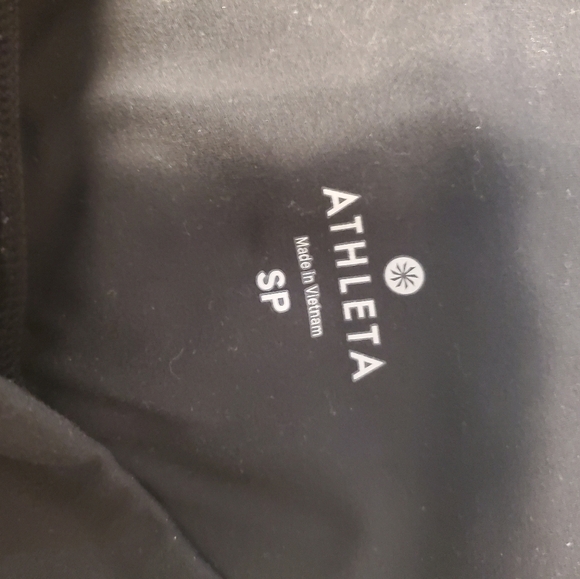 Athleta Highwaist Capri with leg cutout details size small - Picture 12 of 14